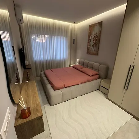 아파트 Ambla Holidays 골렘